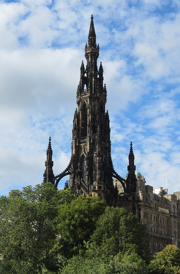 Prices Street Garden und Scott Monument - Edinburgh - Schottland